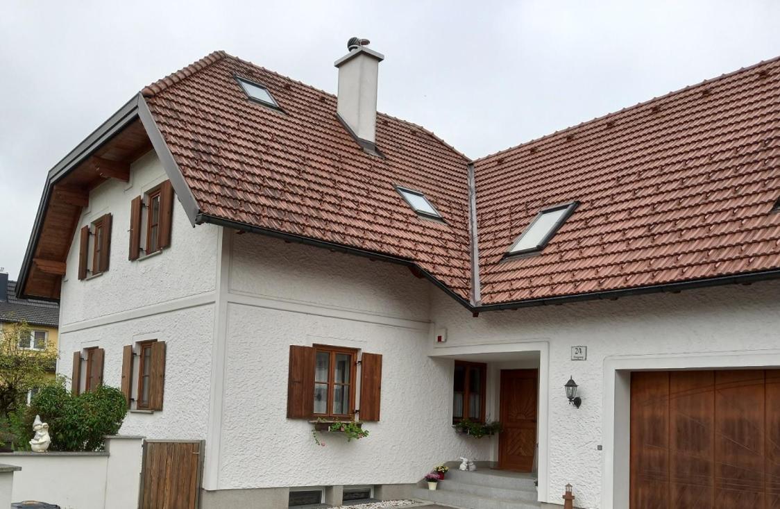 60 M² Ferienapartment Zentrumsnahe Mit Gartenbenutzung Steyr Esterno foto